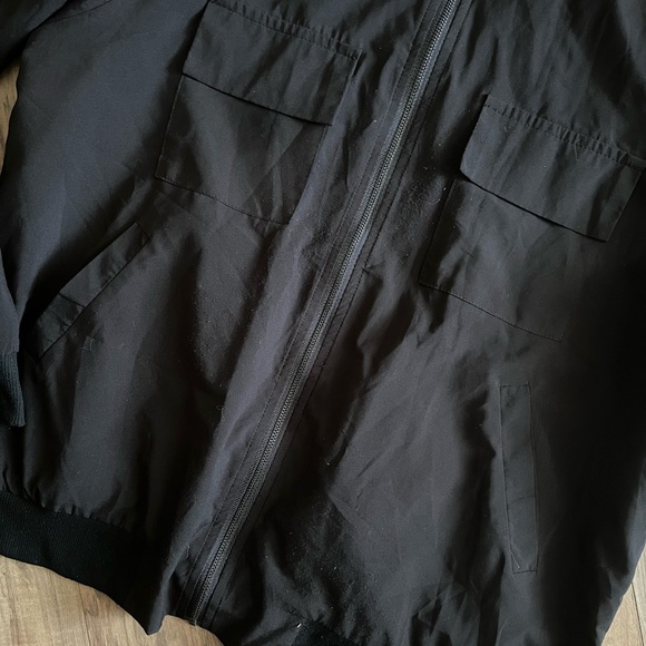 Light Jacket 🖤 - Picture 2 of 3